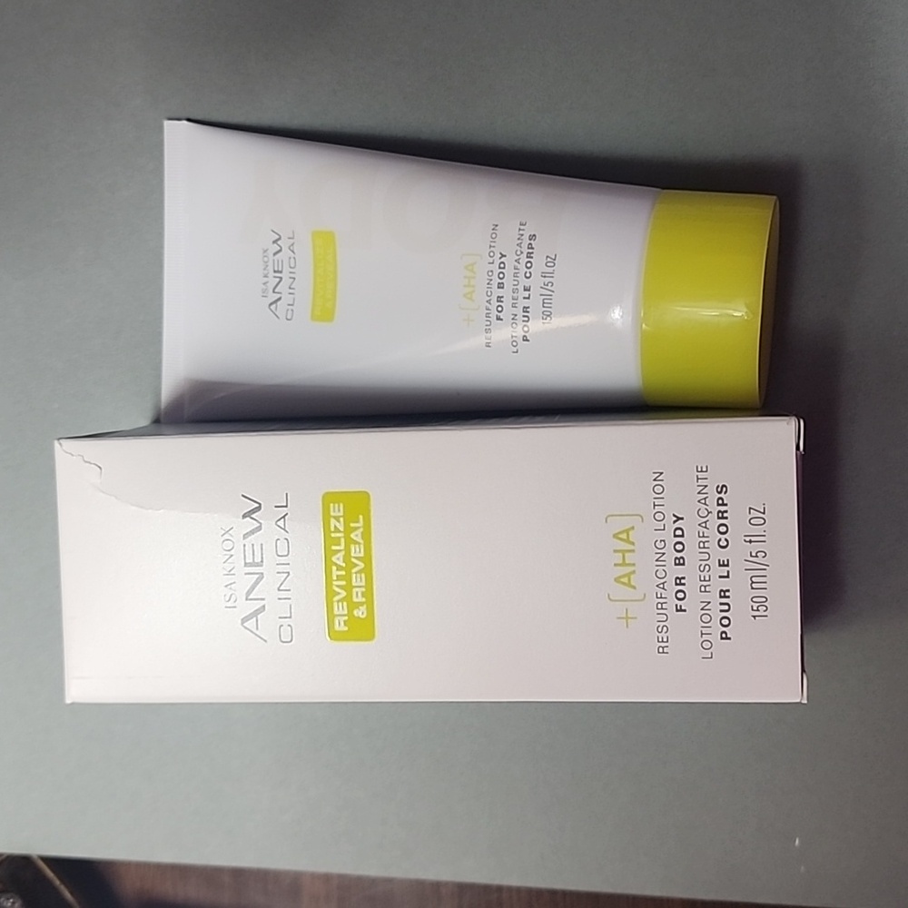 Isa Knox Anew Clinical Revitalize & Reveal Resurfacing Lotion for Body